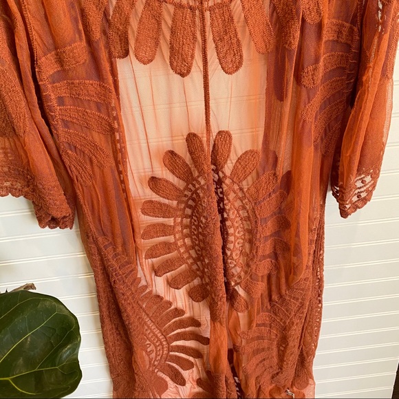 Bohemian lace embroidered kimono - Picture 8 of 9